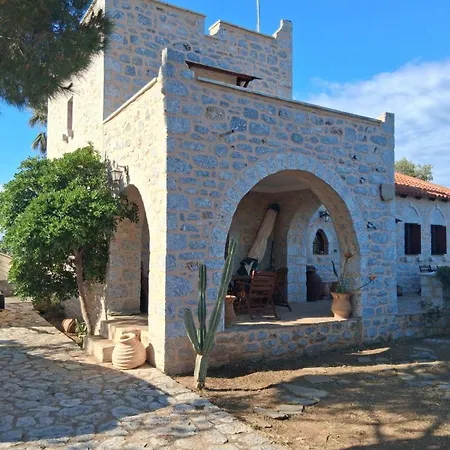 μεδ-οίκων γιατριάνων House Nyaraló
