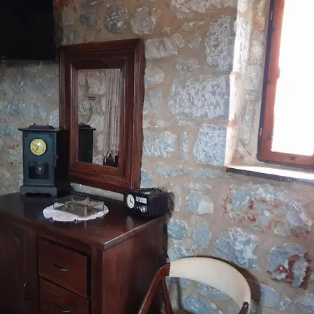 μεδ-οίκων γιατριάνων House Kéria