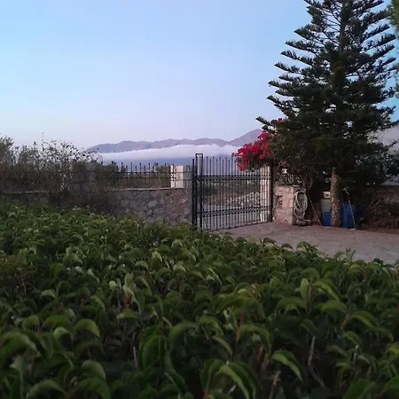 Nyaraló μεδ-οίκων γιατριάνων House Kéria