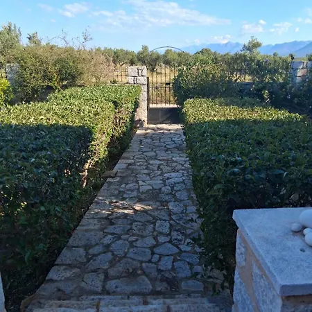 Nyaraló μεδ-οίκων γιατριάνων House Kéria